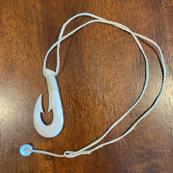 2 Hawaiian Necklaces Maui’s Fish Hook and Kukui Nut Lei - Picture 2 of 5